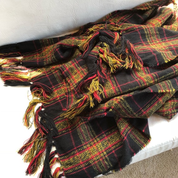 Steve Madden Statement Wrap/Scarf - Picture 4 of 5